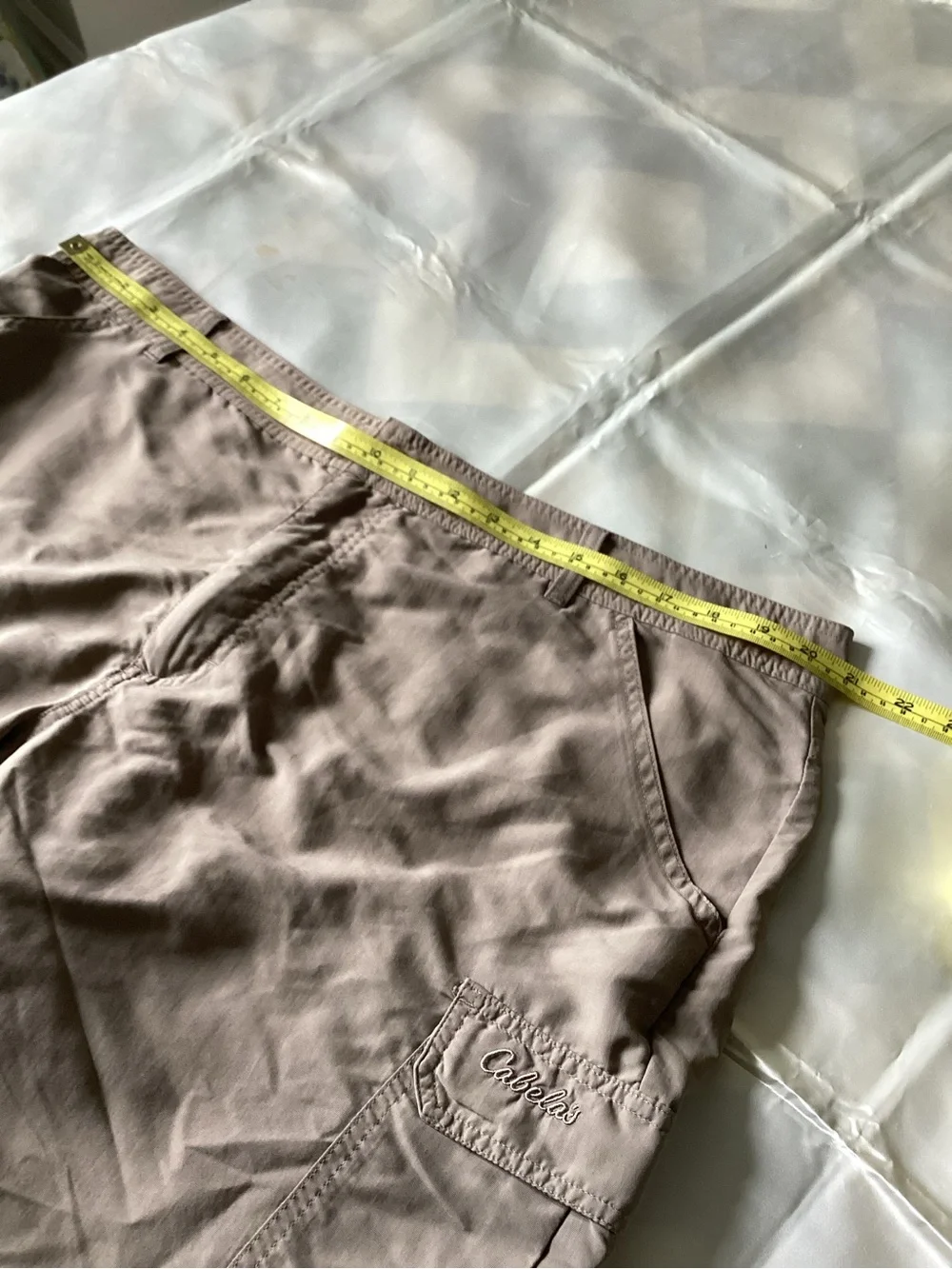 Men’s‎ Cabela’s tan cargo shorts 40x30